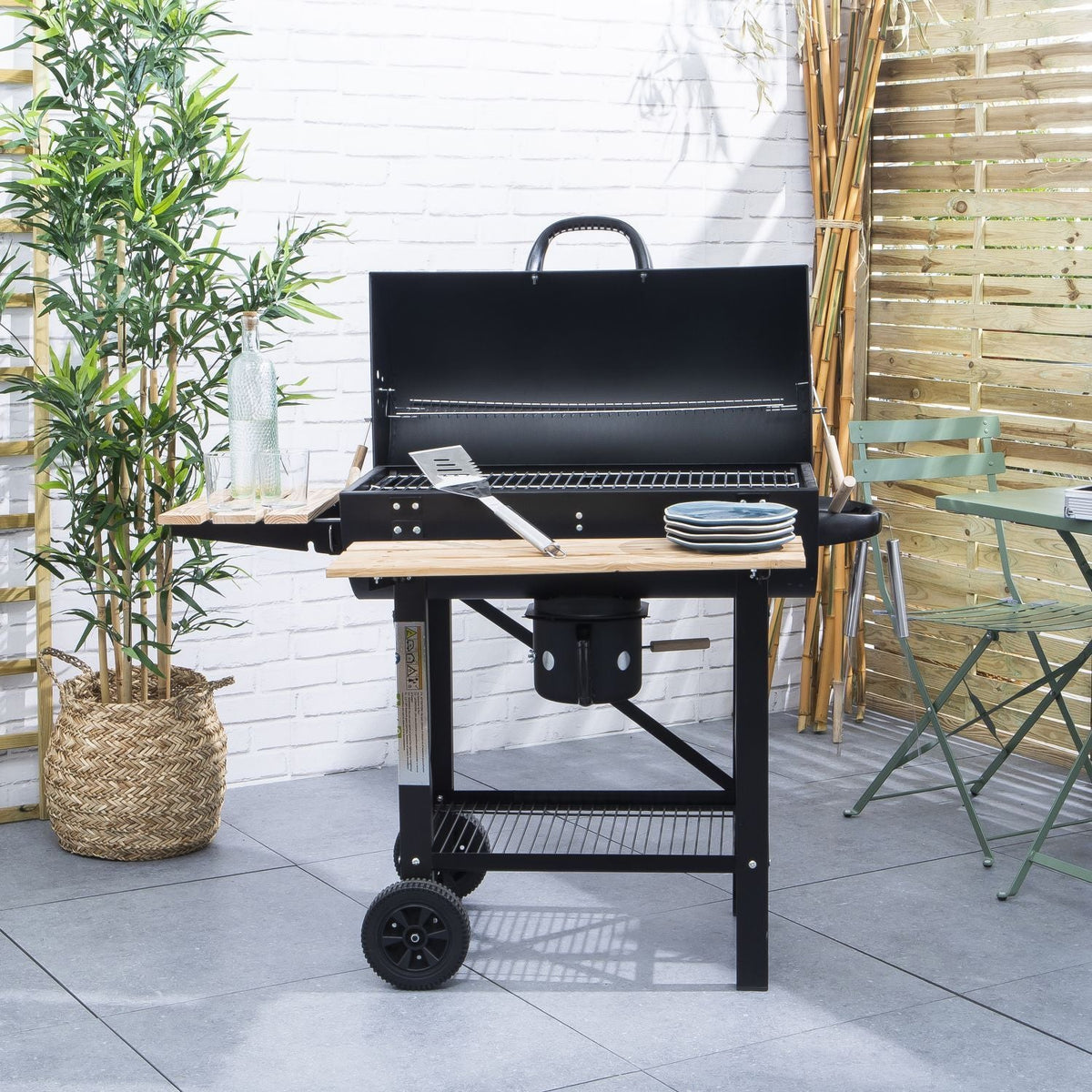 Grill węglowy Serge Black z pojemnikiem na popiół -